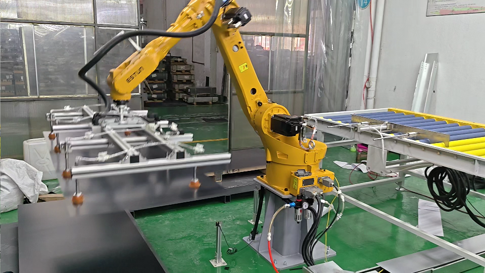 钢板码垛下料机器人的出现，是否意味着传统制造业将迎来革命性变革？